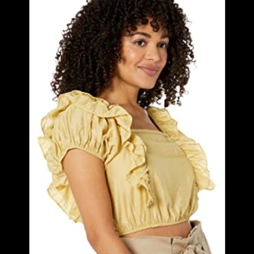 NWT! Moon River Ruffled Top